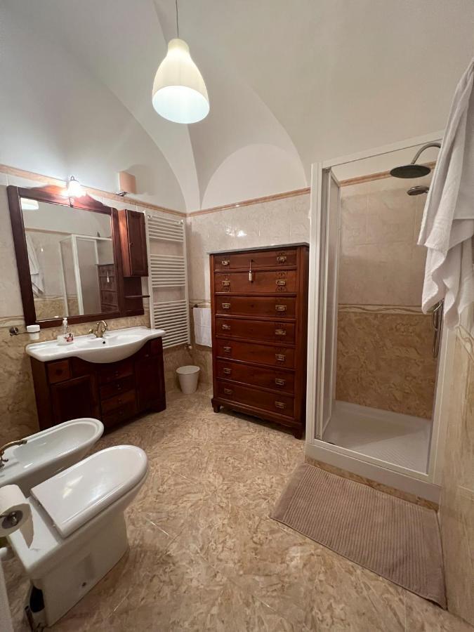 B&B Palazzo Lombardi 卢切拉 外观 照片